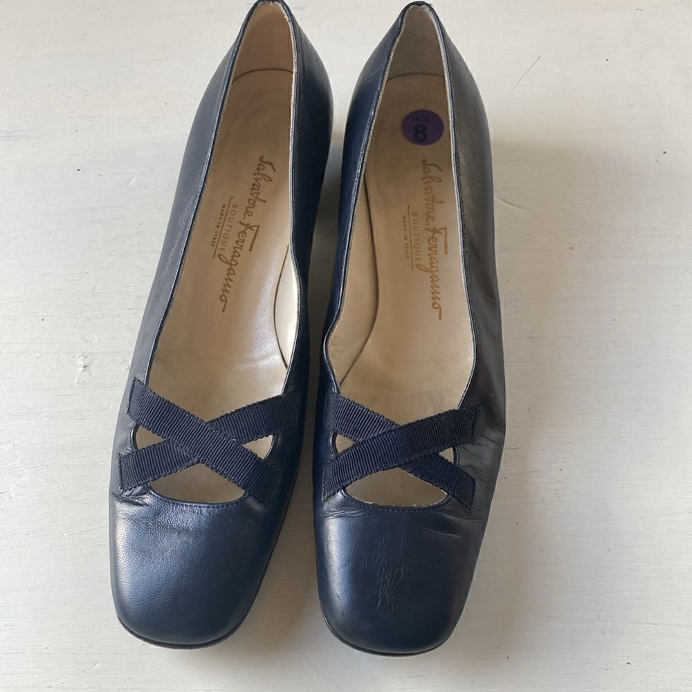 Salvatore Ferragamo Made In Italy 🇮🇹 Classic Blue Slip-On Leather Pumps 7.5 2A